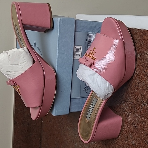 Authentic prada shoes/ slightly worn - Picture 5 of 10